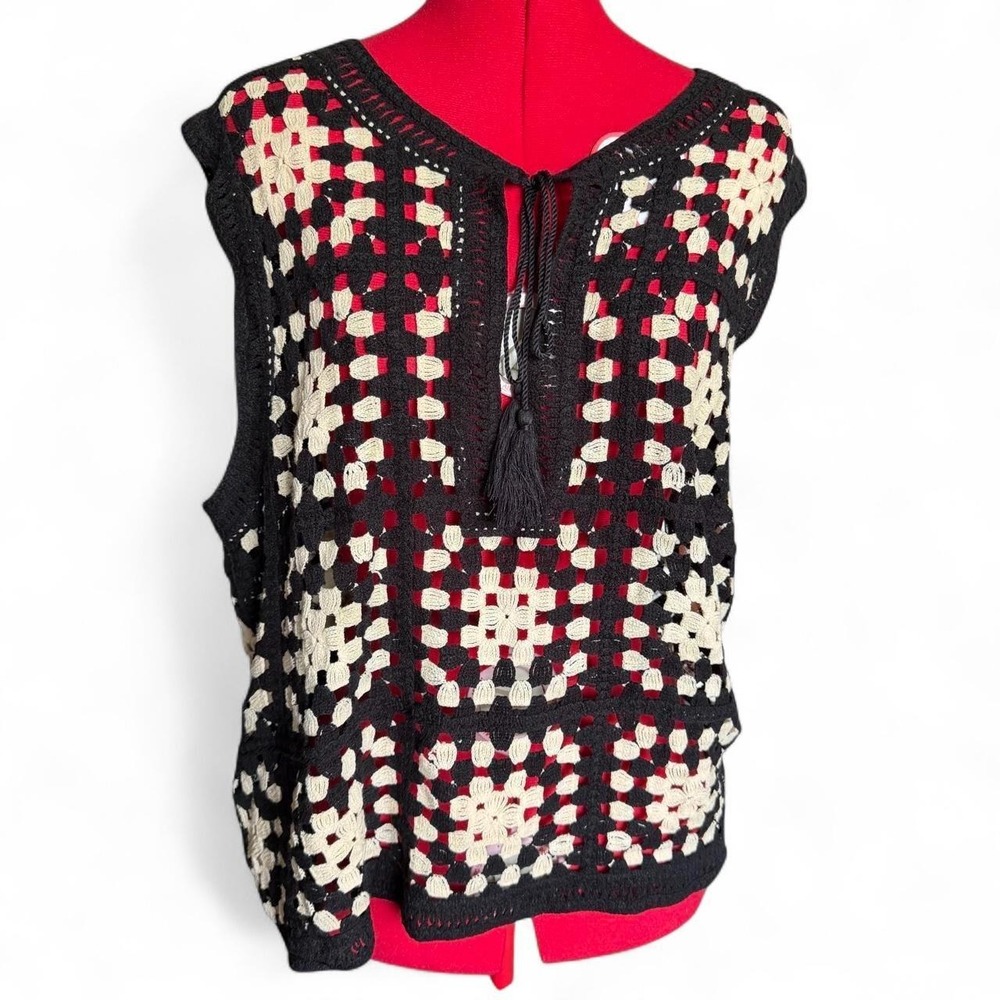 Adiva Black Cream Crochet Granny Square Sleeveless Top Tassel Tie Boho L NEW